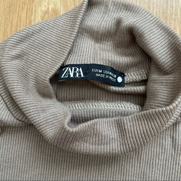 Zara Mock Neck Tee - Picture 4 of 4